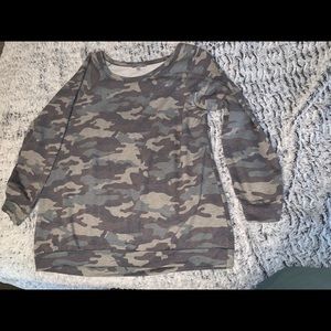 ⚡️⚡️Camo Top⚡️⚡️